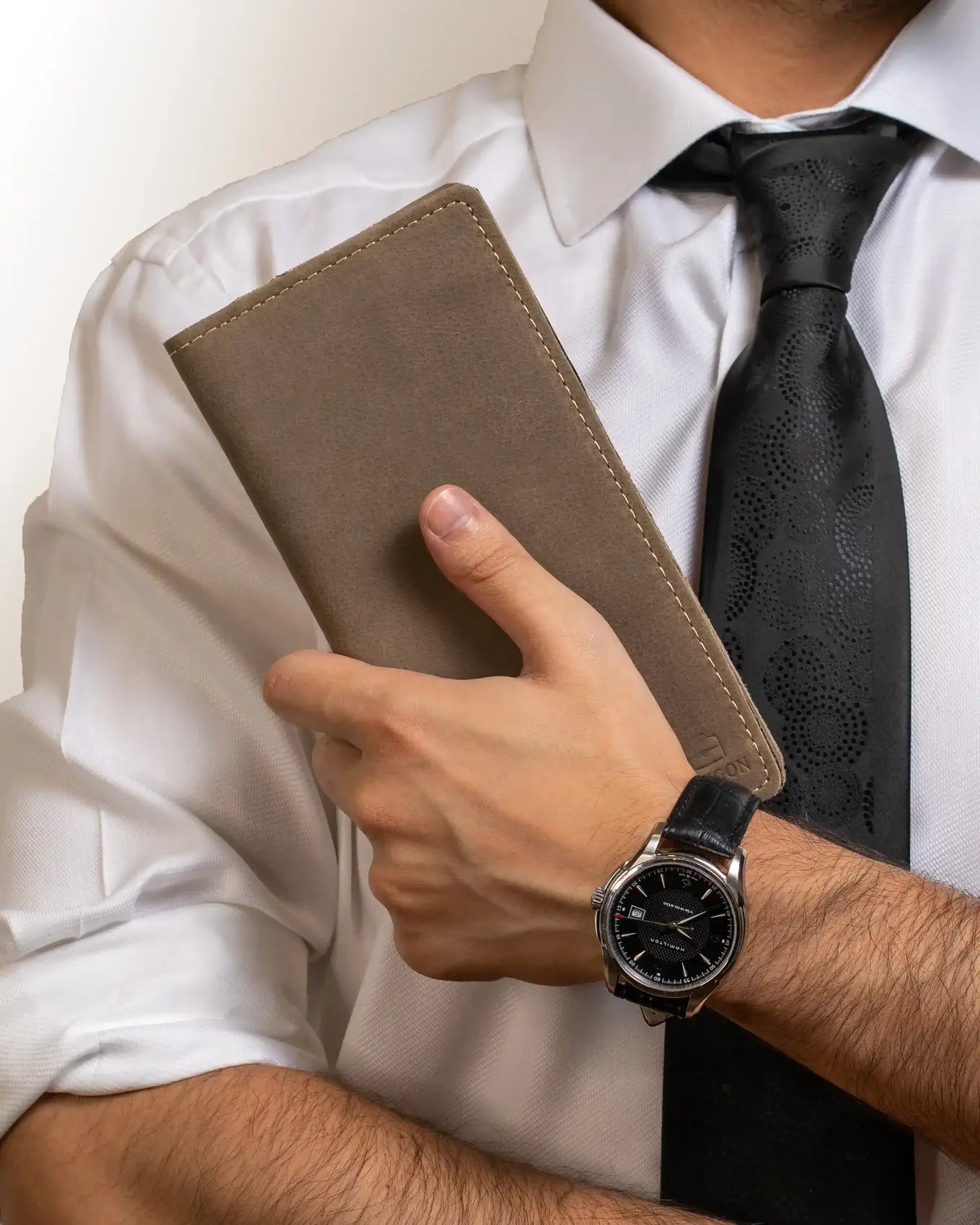 Krono Long Wallet – Precision Crafted
