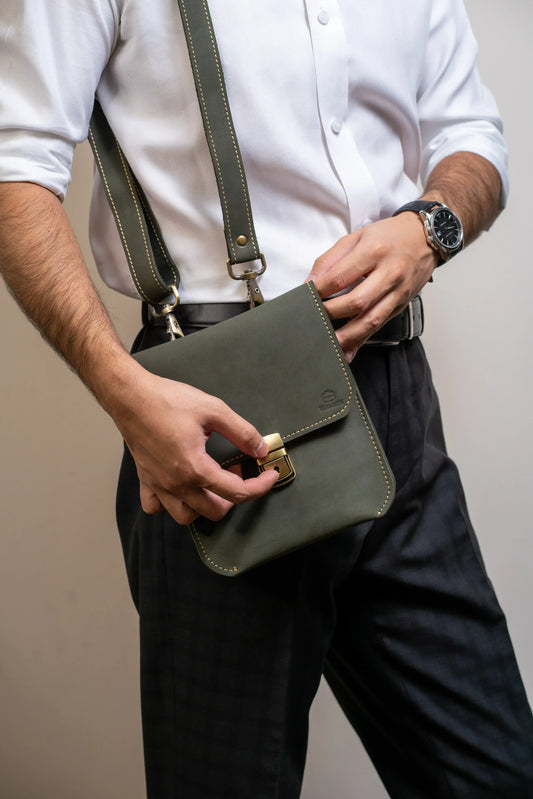 Kattled Messenger Bag - Hunter Green