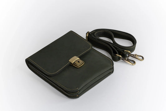 Kattled Messenger Bag - Hunter Green